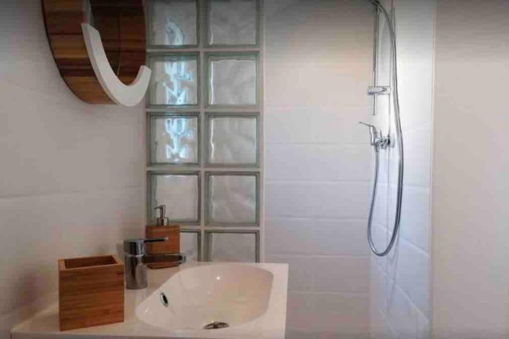 Maisonnette Pour 2 Personnes - Vue Mer - Plage A 100 Metres Ploubazlanec Bagian luar foto